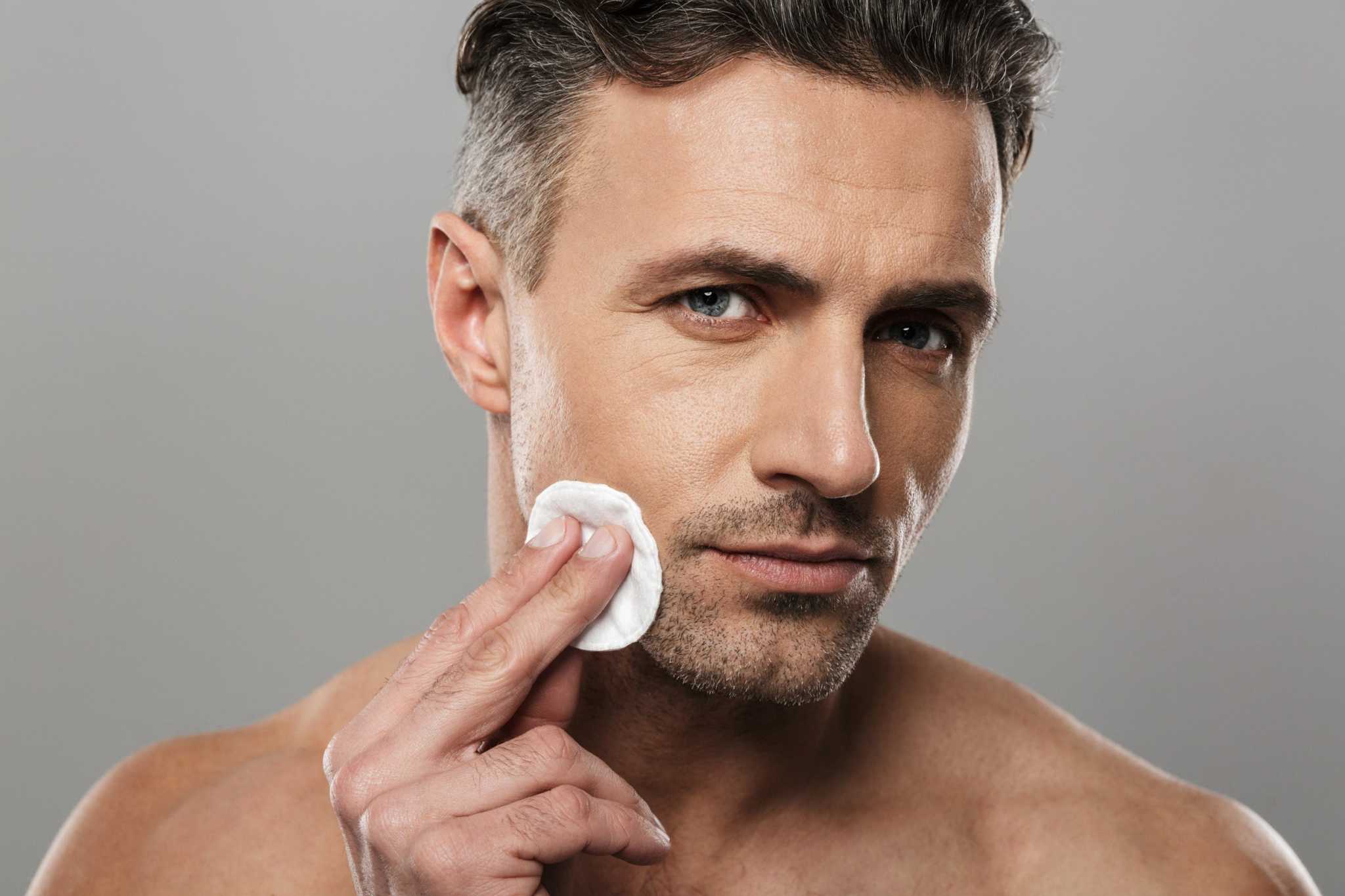 Micellar Cleansing Water - Vmen&